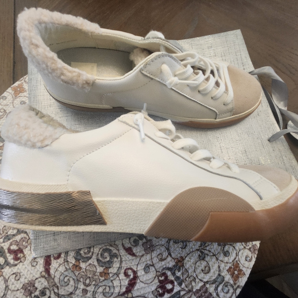 NWT Dolce Vita Lowtop Sneakers